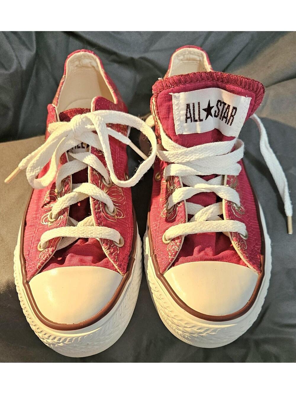 Womens Size 5 Custom CHUCK Taylor ALL STARS Sneakers Legendary Berrysea
